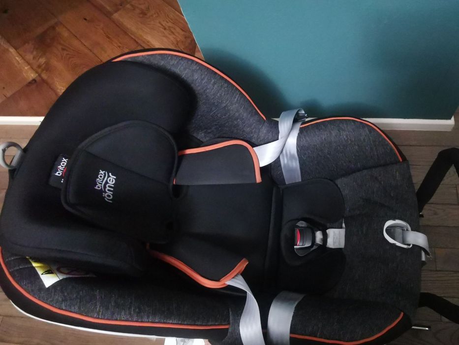 Scaun auto Britax Romer Dual Fix grupa 0-18 kg