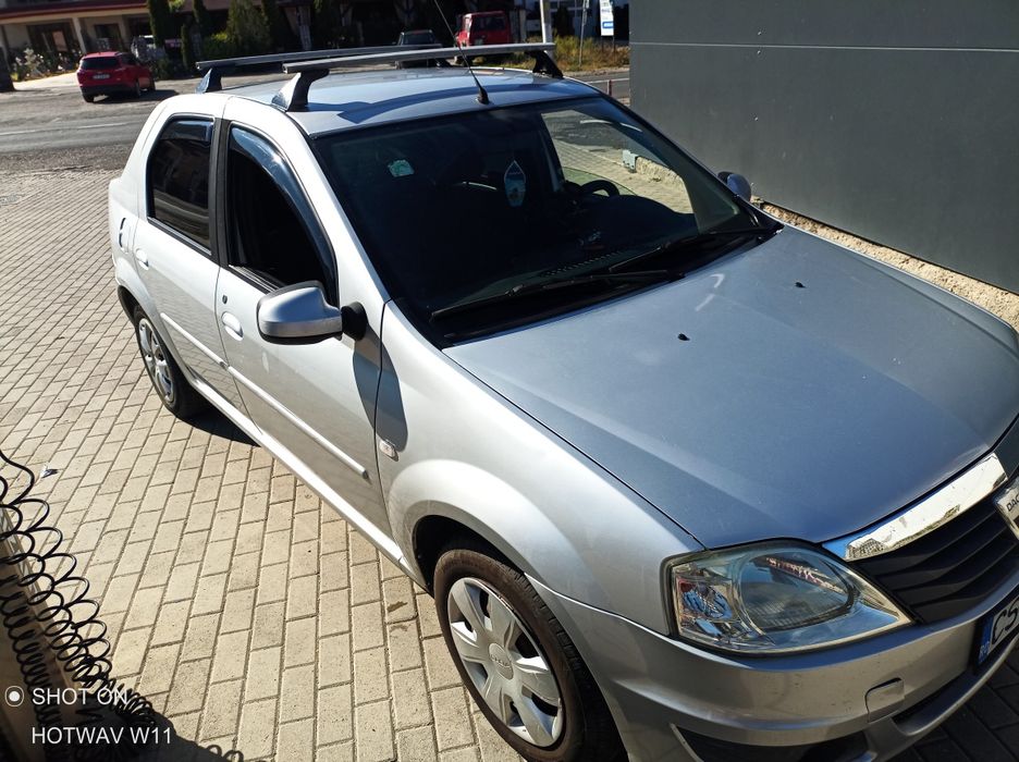 Vând Dacia Logan