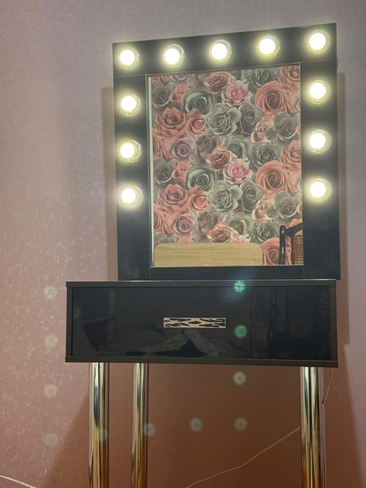 Зеркало для салона красоты