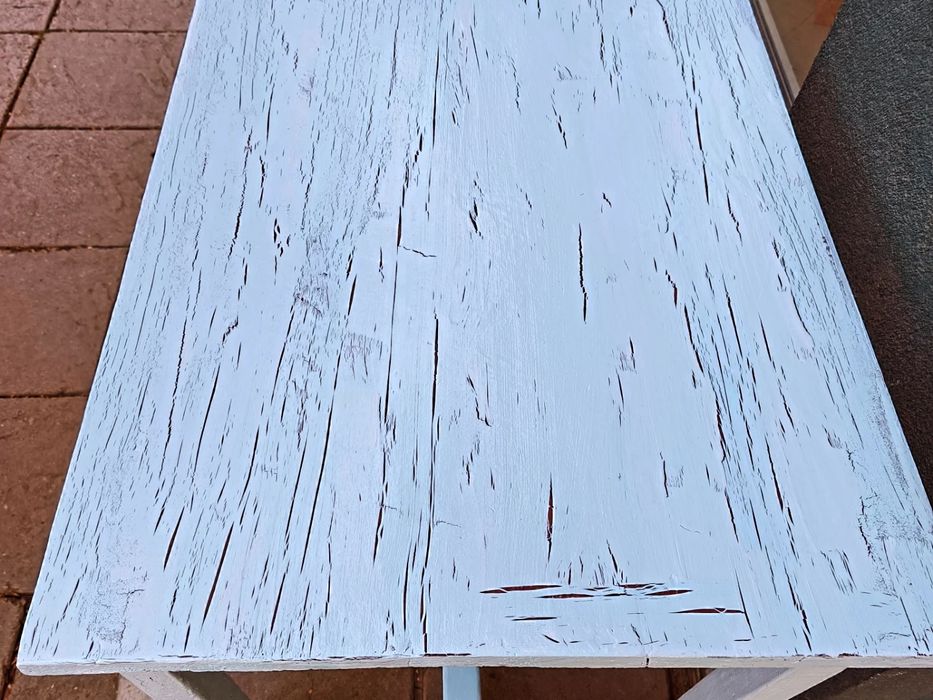 Реставрирана дървена маса