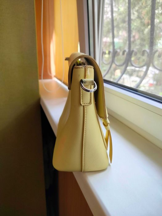 Женская сумка желтая