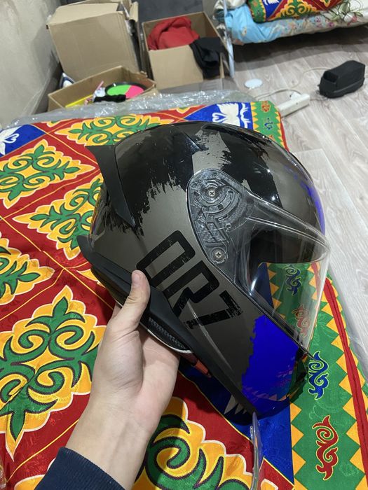 Продам мотошлем QR7