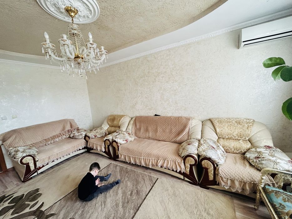 Продам комплект диванов