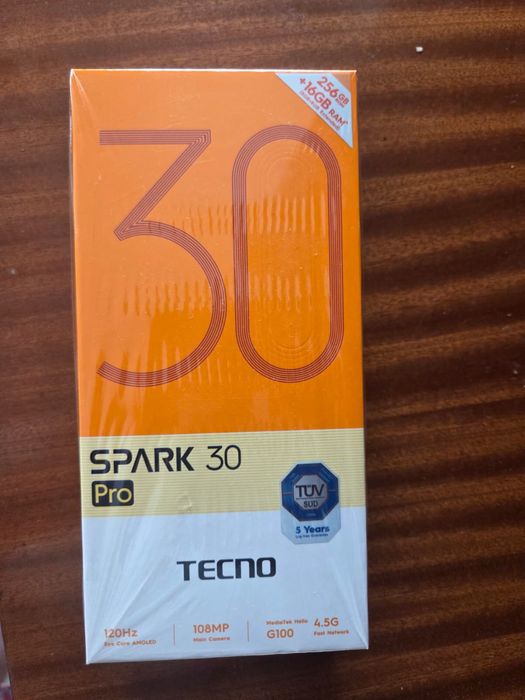 Продам новый телефон Techno Spark 30 Pro 256gb