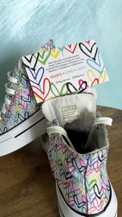 Skechers x JGoldcrown – Lovewall Hearts tip baschet (SN 185132)