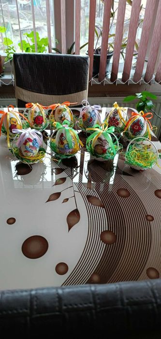 Ръчно бродирани Великденски яйца.Размер 6см./8см!Цена 8€!