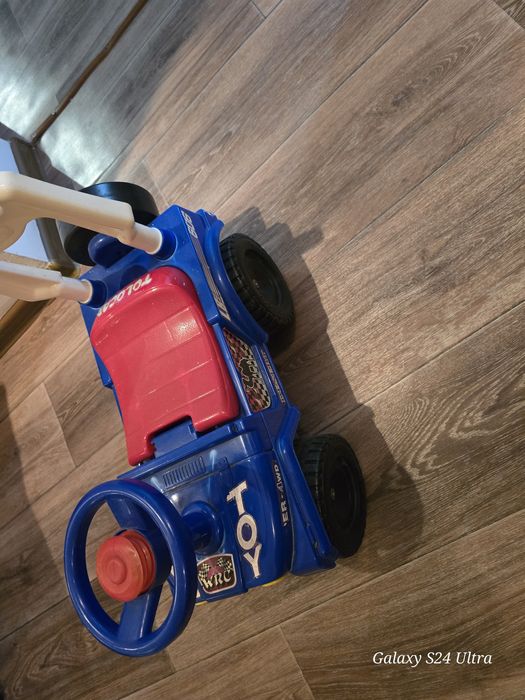 Машинка детская  для мальчиков и девочек