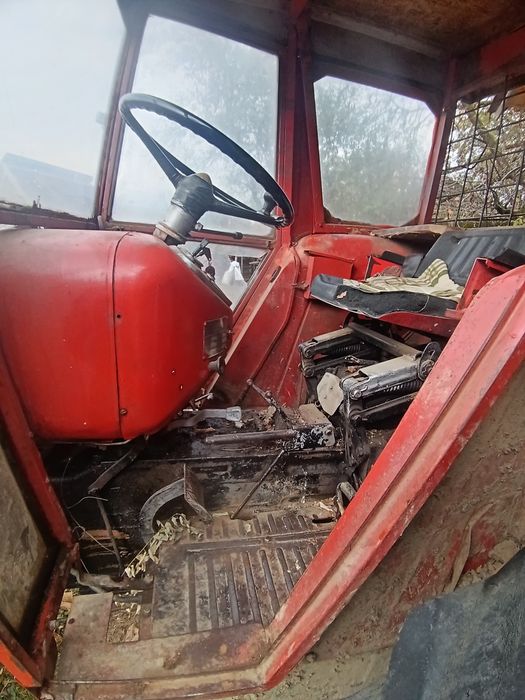 Vând zetor 5511.