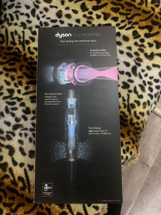 Продам дайсоны есть утюжок , фен ,