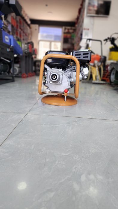 Benzinli Beton vibrator.  Бетон зичлагич