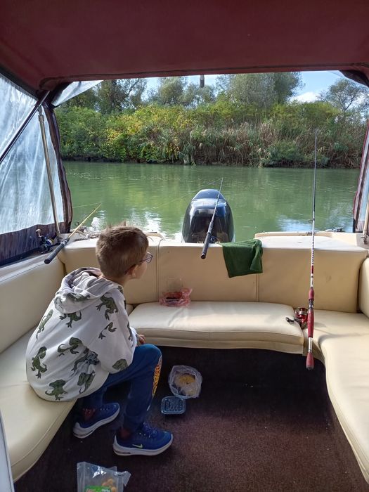 Vând barca Bayliner bowrider cu Suzuki 140 cp