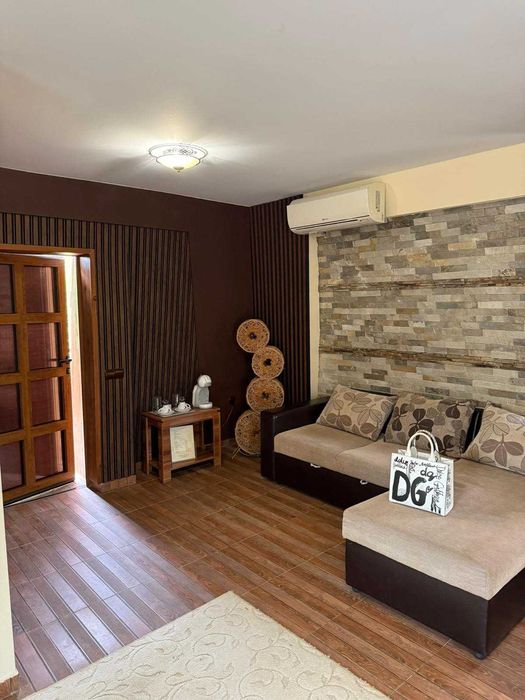 Диван в отлично състояние