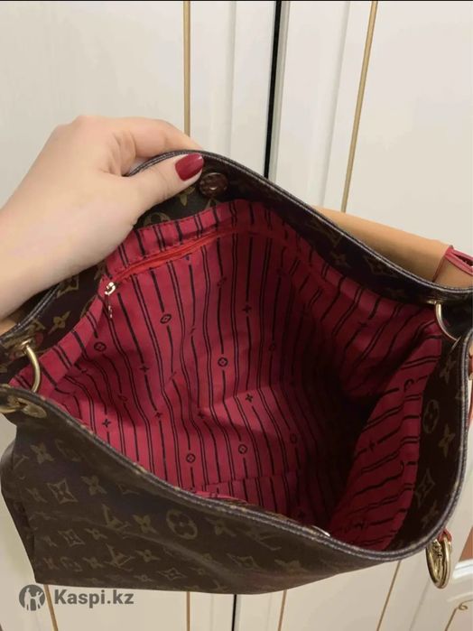 продам сумку от LV в хорошем качестве