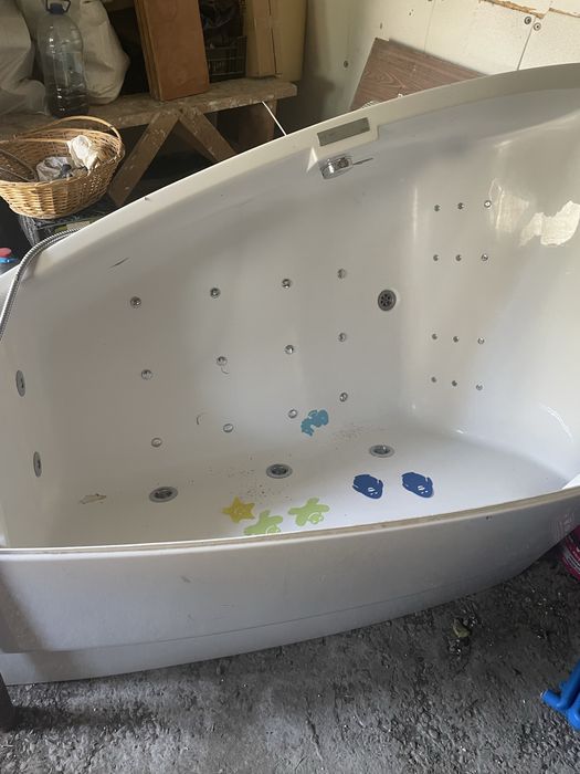 Cada hidromasaj din fibra