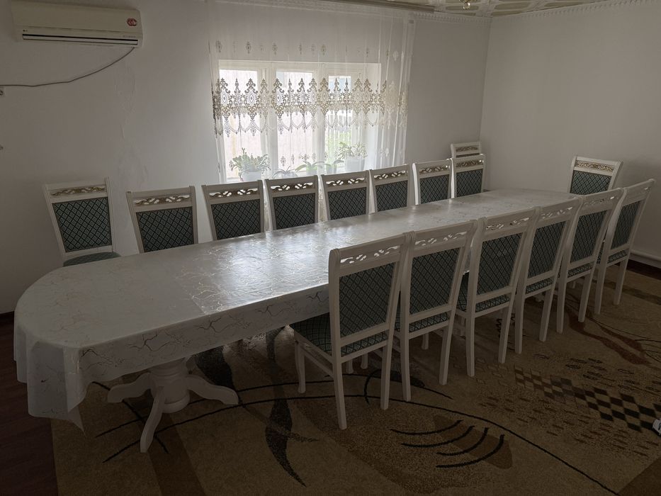Продается гостиной стол