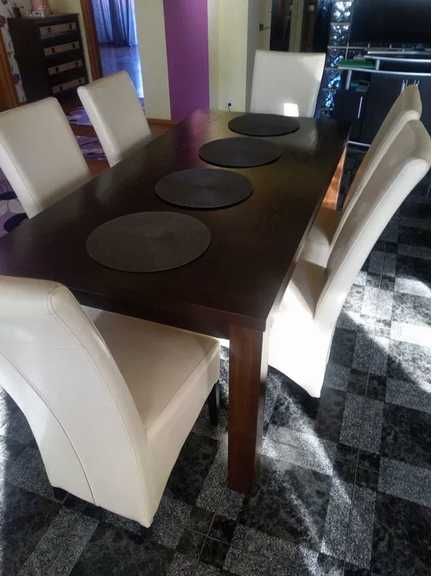 Vând masă living,sufragerie-bucătărie cu 4 sau 6 scaune