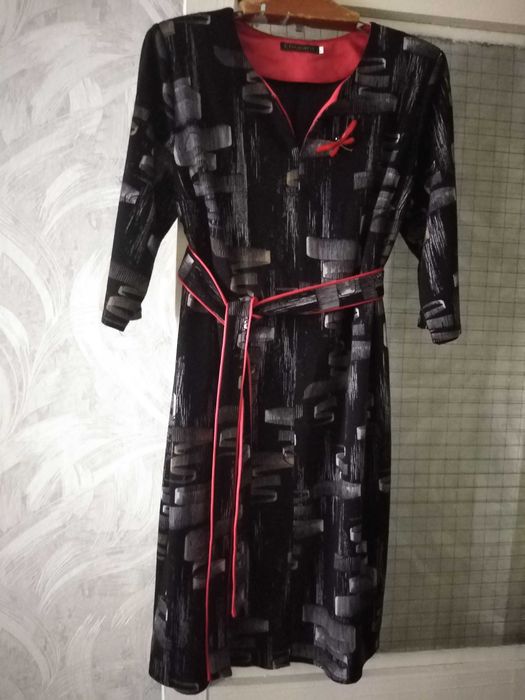 Продам платья размер 48-50