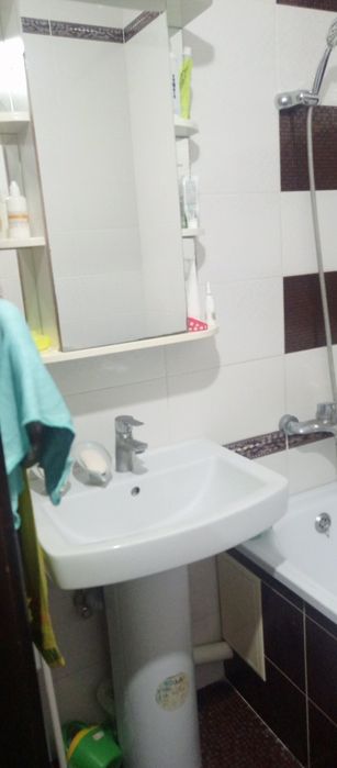 Продам 2 комнатную квартиру район ЖДВ