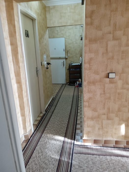 Продавам тристаен апартамент