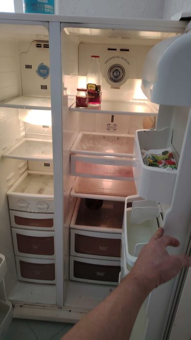 Продам кухонный гарнитур, холодильник,газ плита,духовка,