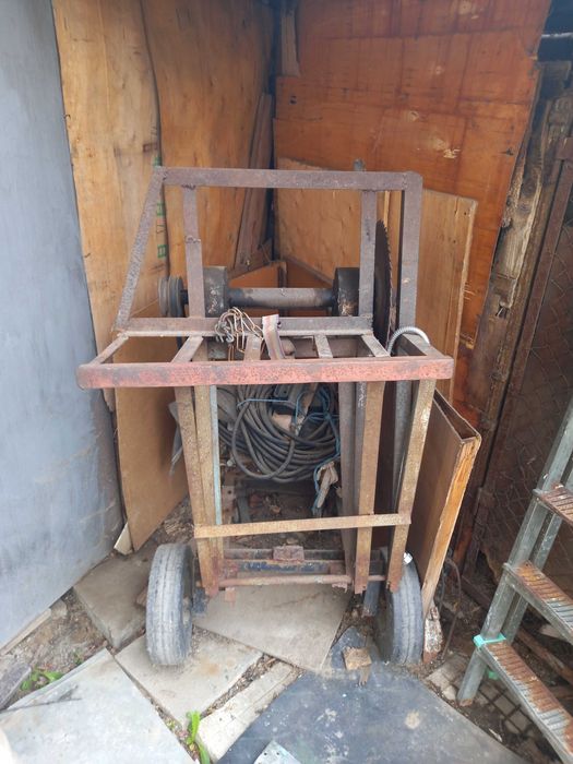 Продавам цинкуляр