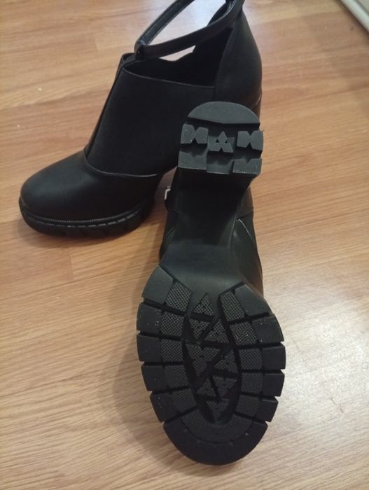 Красивые туфли-ботильоны