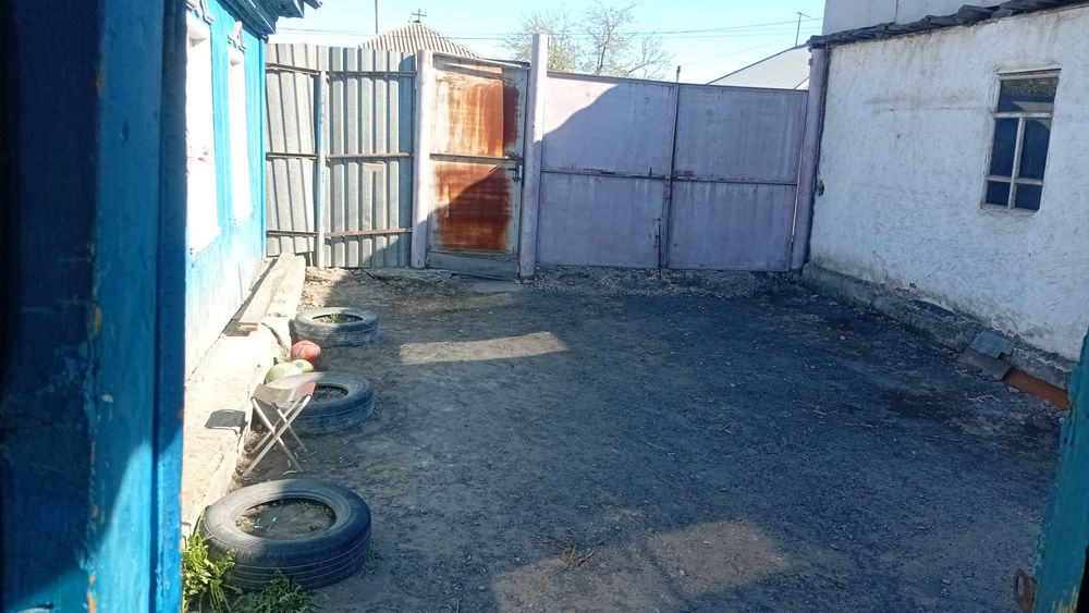 Продам дом вдоль дороги