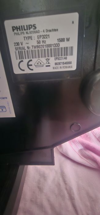 Espressor Philips EP3221/40 
Vând espressor automat P