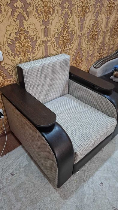 2 кресла в хорошем состоянии