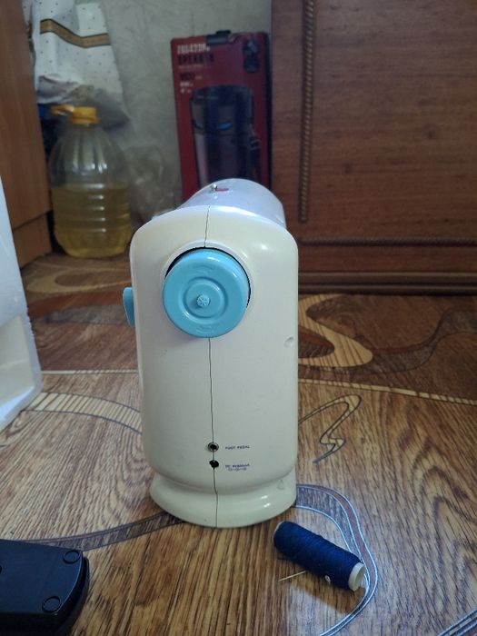 Продам мини швейную машинку YFSM-306