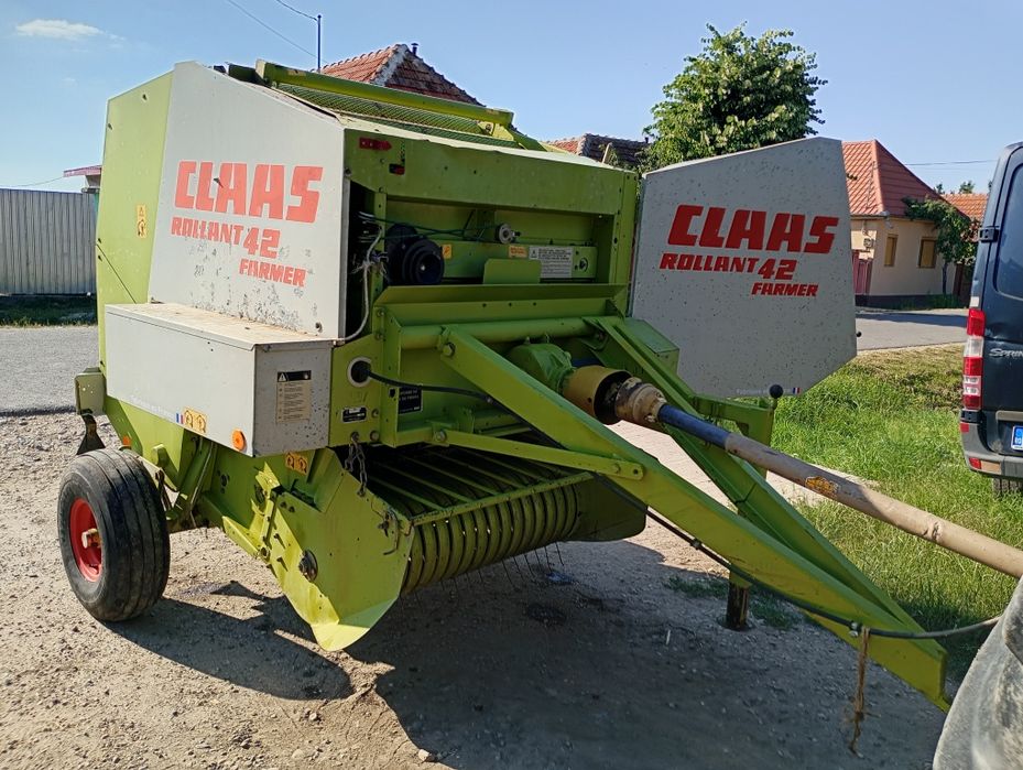 Presa baloți rotunzi Claas Rollant 46 Krone plasa