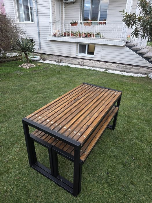 Комплект за градина от метал и дърво - маса с две пейки