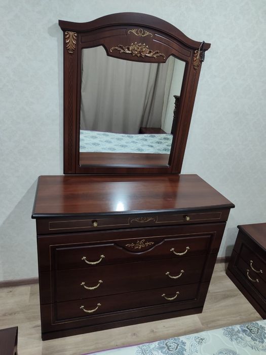 Продам спальный гарнитур