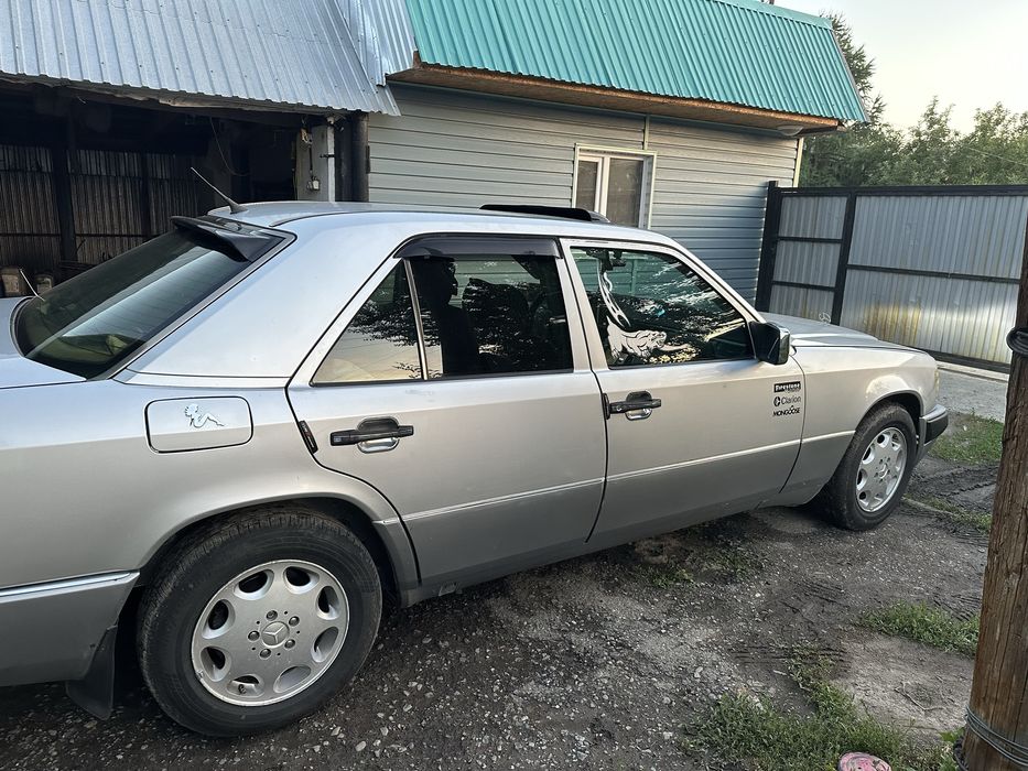 Продам  машину мерседес