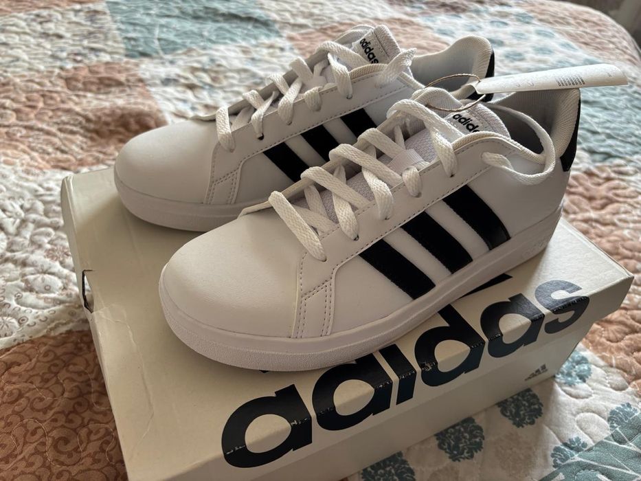 Продам кроссовки Adidas оригинал.
