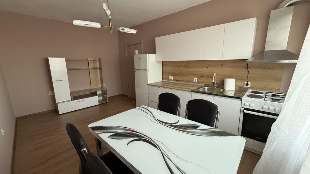 Дава се под наем Двустаен апартамент в Враца, Център - 68 кв.м за 398.82 € - Снимка #3