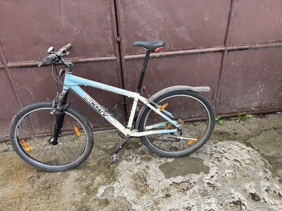 Vand doua biciclete