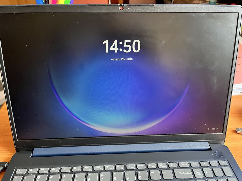 Laptop lenovo albastru