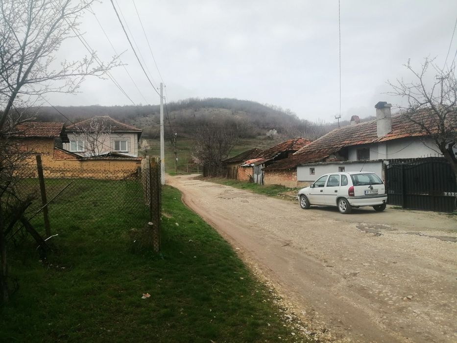 Продава се Къща в с. Сваленик, Област Русе - 300 кв.м за 134 €/кв.м - Снимка #19