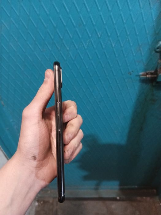 продам iPhone Xs Max