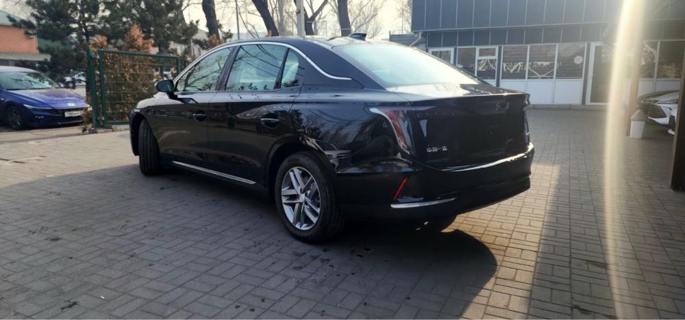 В продаже Honqi e-qm5 (510 km)