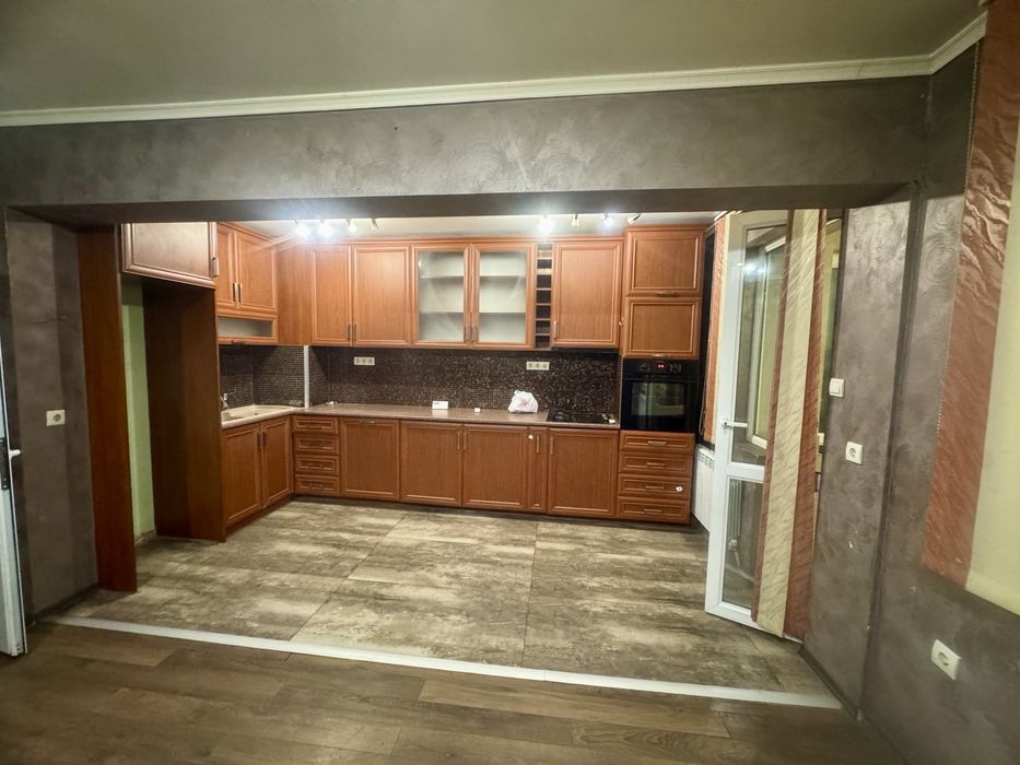 Многостаен апартамент в Идеален Център на гр. Добрич