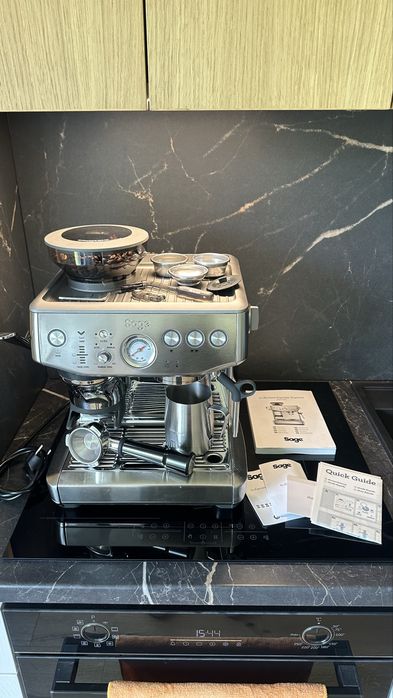 Sage Barista Express Impress - impecabil, gata de utilizare