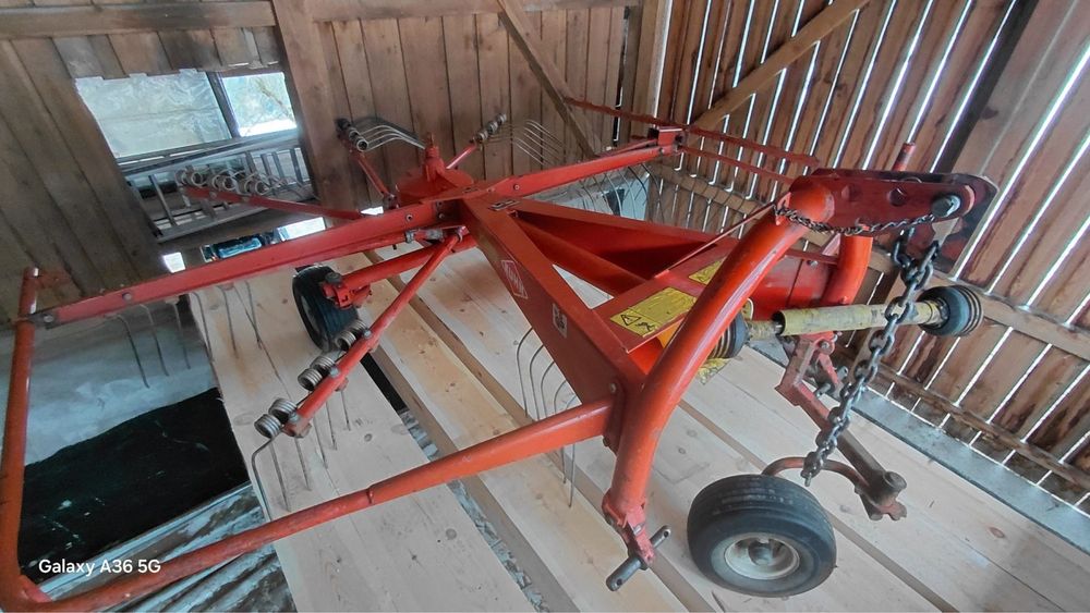 Сеносъбирач марка Kuhn