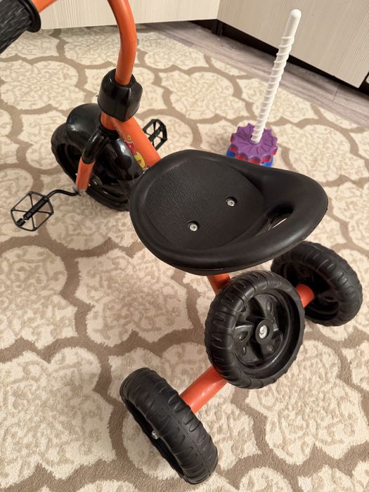 Продам трехколесный велосипед