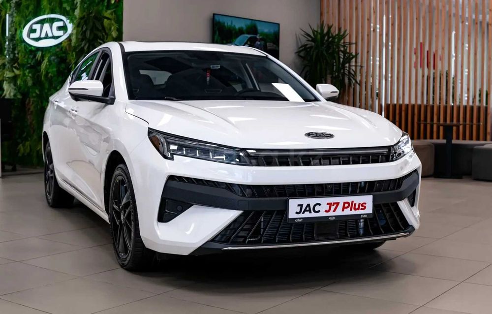 Фара JAC J7 Plus