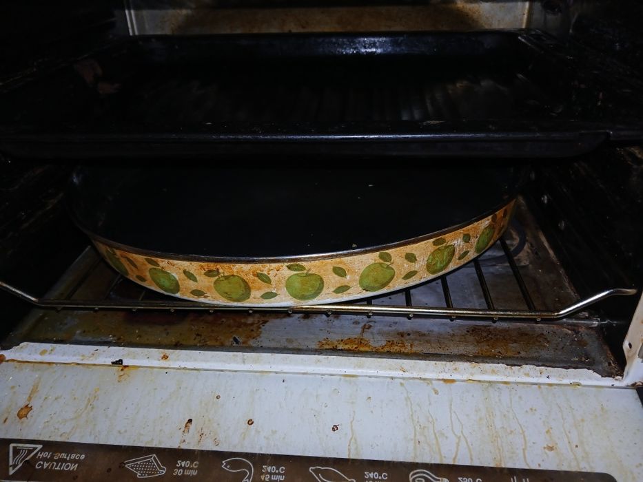 Продам б/у духовку Lyxel