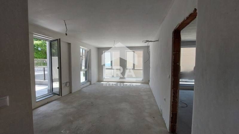 Продава се Двустаен апартамент в Варна, Бриз - 96 кв.м за 1489 €/кв.м - Снимка #1