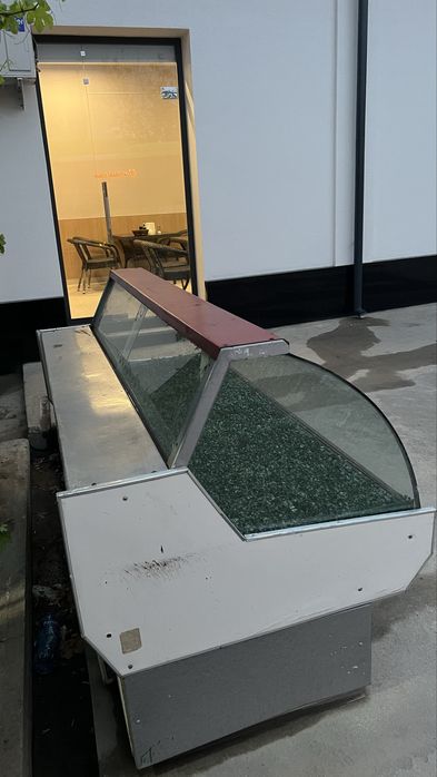 xoladilnik vitrina