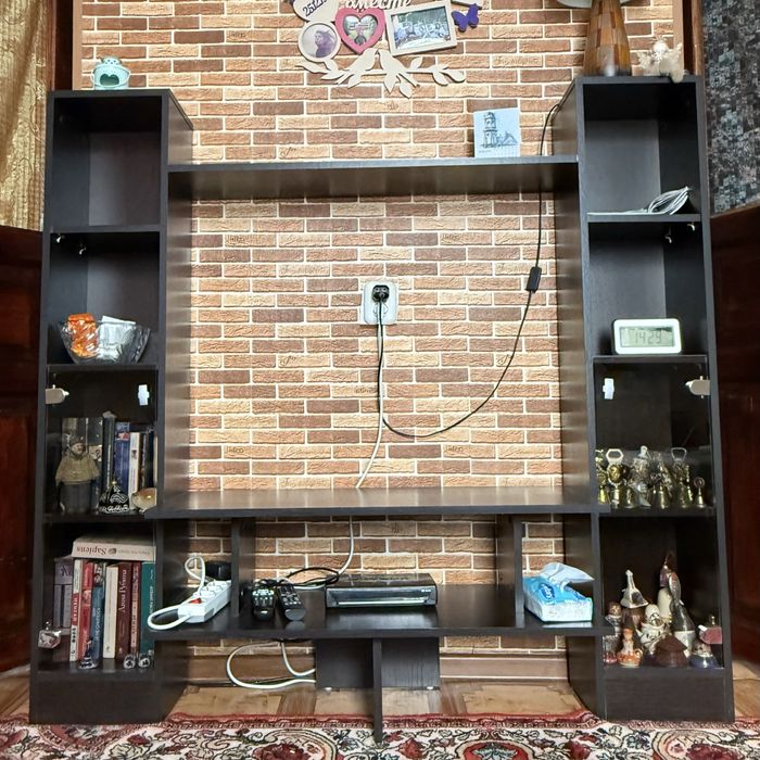 Продам, тумбу под телевизор